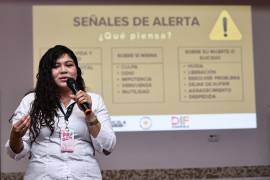 La psicóloga Angely Maury Martínez impartió la ponencia principal.