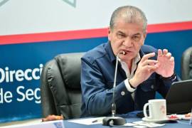 El alcalde Miguel Ángel Riquelme Solís durante una reunión de las mesas de seguridad, donde se definen las estrategias de vigilancia para el municipio.