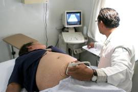 El IMSS señaló que el control prenatal permite detectar a tiempo posibles complicaciones durante el embarazo.
