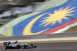 Hamilton el más rápido en las pruebas de Malasia; Checo Pérez en sexto