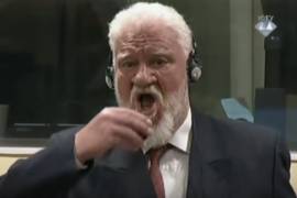 Se suicida con veneno, criminal de guerra de la ex Yugoslavia al escuchar su veredicto en tribunal de la Haya (video)