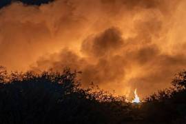 Autoridades de Francisco I. Madero evacuaron el ejido Virginias ante el avance del humo generado por el incendio en el basurero municipal, ubicado a escasos kilómetros de la comunidad.
