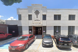La casa episcopal junto a la Catedral de Santiago sigue siendo un espacio para la diócesis tras la muerte del obispo Villalobos.