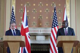 El secretario de Estado de Estados Unidos, Antony Blinken (i), y el secretario de Asuntos Exteriores de Gran Bretaña, David Lammy (d), en una conferencia de prensa en Londres, Gran Bretaña.