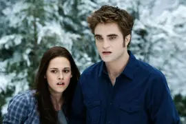 En plena “Hoa Hoa Hoa Season”, la historia de amor entre Bella y Edward demuestra que los amores inmortales no envejecen.