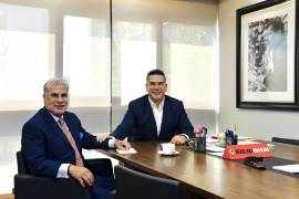 Tras renunciar a Morena y arremeter contra la llamada Cuarta Transformación, el senador suplente Alejandro Rojas Díaz Durán se reunió este jueves con el dirigente nacional del PRI.