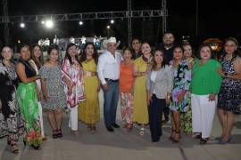Al evento asistieron maestros de las secciones 5 y 38 del Sindicato Nacional de Trabajadores de la Educación ( SNTE), jubilados y pensionados de todos los niveles.