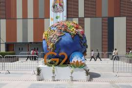 Logotipo del G20 en el centro internacional de medios cerca de Bharat Mandapam en el Centro de Convenciones ITPO, Pragati Maidan, sede de la Cumbre del G20 en Nueva Delhi, India.