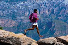 Los corredores rarámuri dominaron las pruebas de resistencia en Ottawa y reafirmaron su prestigio como referentes mundiales del atletismo de fondo.