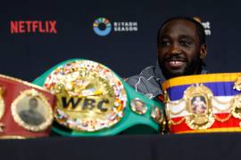 Crawford perdió el cinturón supermediano del CMB tras no cubrir las cuotas obligatorias, dejando vacante el título que había arrebatado al Canelo.