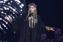 Madonna es criticada por 'homenajear' a Aretha Franklin… ¡hablando de ella misma!