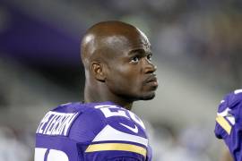 Peterson firma contrato con los Redskins de Washington