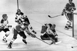 Muere Vladímir Petrov, legendario campeón olímpico soviético de hockey