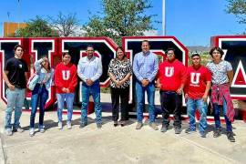 Estudiantes de la propia universidad se sumaron voluntariamente a los trabajos.