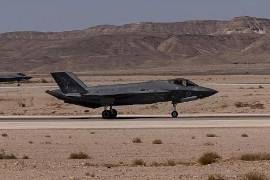 El derribo del avión de combate se produjo poco después de que Israel confirmara que se estaban llevando a cabo ataques “a gran escala” en Teherán.