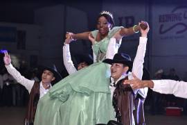 La viralidad en TikTok convirtió los XV de Steisy en un fenómeno social que atrajo a gente de la localidad y visitantes, incluso de ciudades cercanas como Monclova.