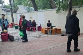Las partidas de ajedrez al aire libre son una actividad habitual en la Alameda Zaragoza de Saltillo.