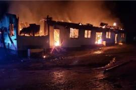 Testigos señalaron que la colegiala había amenazado con quemar las instalaciones en protesta por la incautación de su celular por la encargada de la residencia escolar