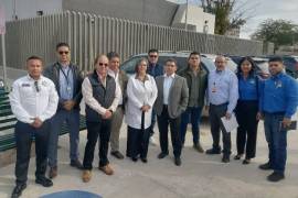 Autoridades municipales y directivos del IMSS durante la reunión para definir cambios viales en Torreón.