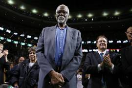 Russell no sólo fue el primer entrenador de raza negra en la NBA, también marchó por los derechos civiles junto a Martin Luther King Jr.