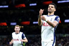 Con un jugador menos desde el minuto 8 debido a la expulsión de Radu Dragusin, el Tottenham consiguió una victoria de 3-0 sobre el Qarabag en su estreno en la Liga Europa.