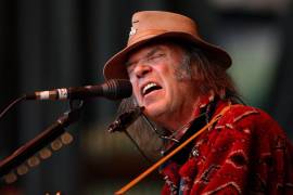 Tras medio siglo sobre los escenarios, Neil Young cumple 70 años