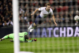 Harry Kane y el VAR le dan la victoria al Tottenham sobre el Chelsea en la Copa de la Liga