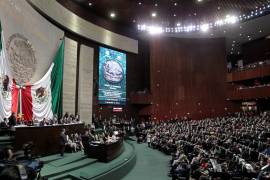Peña Nieto envía informe de gobierno a un Congreso dominado por López Obrador