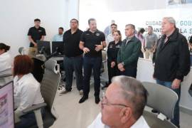 El Alcalde de Saltillo y el Gobernador de Coahuila recorrieron las instalaciones del Centro de Control y Comando C2.