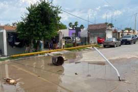 Protección Civil y Bomberos recorrieron distintas colonias de Sabinas después de la reciente tromba registrada; no se habían reportado personas heridas.