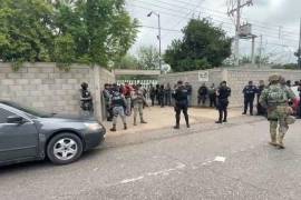 Dos jóvenes irrumpieron en la Escuela Secundaria Número 13, ubicada en el Ejido La Unión, y asesinaron a la subdirectora del plantel.