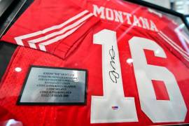 Uno de los artículos más deseados por los coleccionistas es el jersey de Joe Montana, pero más si éste se usó en un Super Bowl.