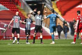Newcastle rescata empate ante Liverpool en el último minuto