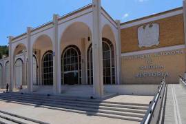 La Universidad Autónoma de Coahuila enfrenta adeudos históricos y un déficit que pone en riesgo el pago de jubilaciones y pensiones.