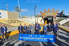 Autoridades municipales y representantes del Club Rotario inauguraron la rehabilitación del puente Rotary en Ramos Arizpe, obra que busca mejorar la imagen urbana y fortalecer la colaboración con organismos ciudadanos.