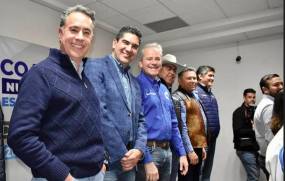 Jesús de León (segundo de izq. a derecha) fue propuesto como diputado plurinominal; sin embargo, en la Comisión nacional se decidió que Marcelo Torres Cofiño (tercero), fuera el elegido en la lista.