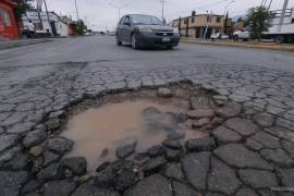 La capital coahuilense se encuentra en el centro del debate, con un aumento significativo en la percepción de baches comparado con el año anterior.