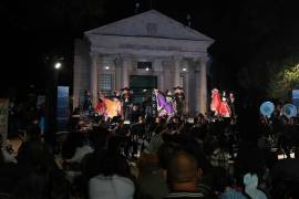 El ballet folklórico se presentó en la explanada de la biblioteca de la Alameda como parte de las actividades del festival.