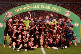 El Leverkusen completa una temporada para el recuerdo al conquistar tanto la Bundesliga como la Copa Alemana.