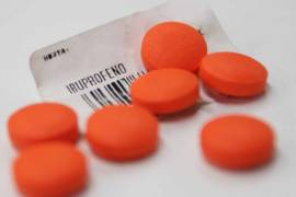 Usar ibuprofeno podría empeorar algunas infecciones, alertan