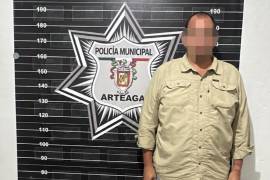 Roberto “N”, de 52 años, fue arrestado por agentes municipales tras violar la normativa ambiental vigente en la sierra.