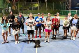 El Roque Solís Championship concluyó el domingo 23 de noviembre con la disputa de las finales en todas sus categorías y un homenaje dedicado a Roque Solís, figura destacada del tenis saltillense.