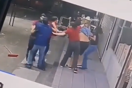En un video publicado en redes sociales señalan presunta agresión contra un supuesto trabajador menor de edad; esposa del dueño responde con video.