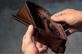 Especialistas recomiendan ajustar el presupuesto, invertir y controlar hábitos de consumo para enfrentar los efectos de la inflación.