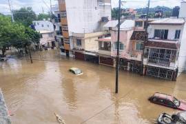 Las lluvias torrenciales que afectan a México han dejado al menos 37 personas fallecidas y severos daños en Veracruz, Puebla, Hidalgo y Querétaro, donde se registran derrumbes, inundaciones y comunidades incomunicadas