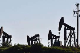 Los precios del petróleo subieron este miércoles, luego de que Irán afirmara haber incautado dos buques en el estrecho de Ormuz poco después de que el Presidente Donald Trump extendiera el alto el fuego.