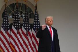El arancel global del 10 % que Donald Trump anunció esta semana entró en vigor este sábado en una medida que amenaza con provocar aún más turbulencias en las bolsas internacionales.