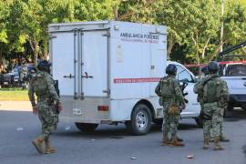 Muchos comercios decidieron no abrir debido a la movilización policiaca y los mensajes de amenaza contra las autoridades.