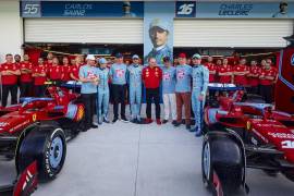 Charles Leclerc y Carlos Sainz Jr. competirán este fin de semana con un peculiar uniforme azul, así como monoplazas de estos tonos.