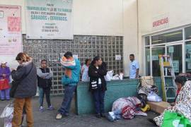 El desabasto de medicamentos y la saturación hospitalaria dificultan el acceso a servicios de salud en Yucatán.